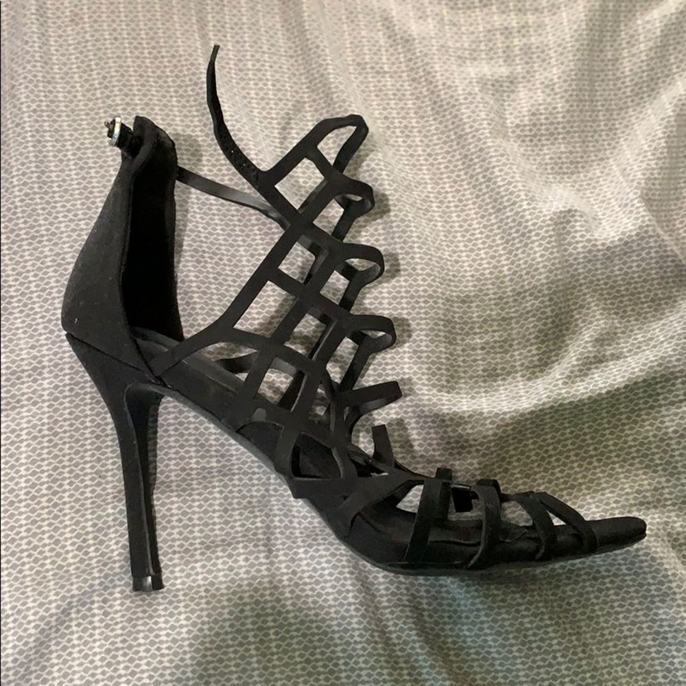 Heels - Picture 2 of 3